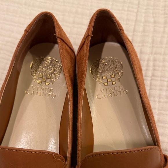 Vince Camuto Women's Tan Loafers with Gold Detail - Picture 6 of 7